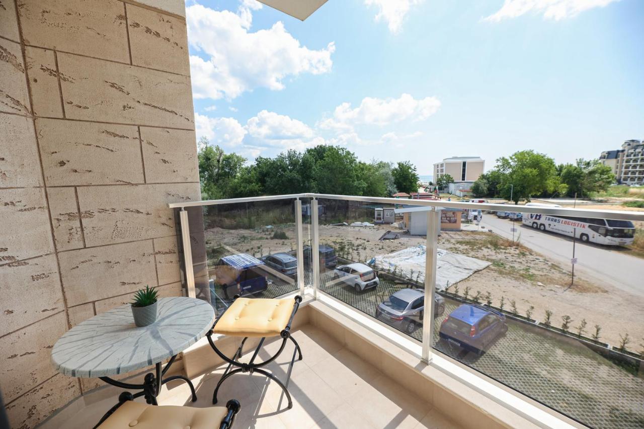 Lux Apartments Кранево Екстериор снимка